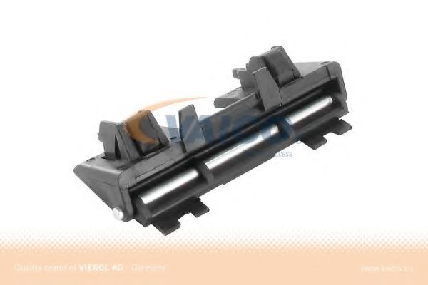Шарнір завіси (кришки паливного бака) BMW 5 (E34), 7 (E32) 03.85-07.96